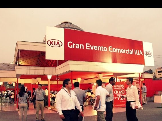 Stand comercial para feria del automóvil